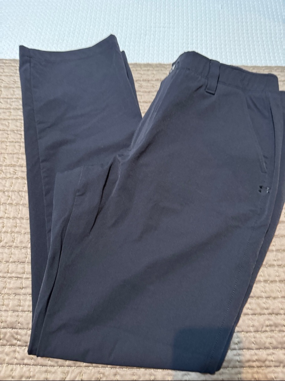 Under Armour Men's black performance Chino-Style Pants 34/32
